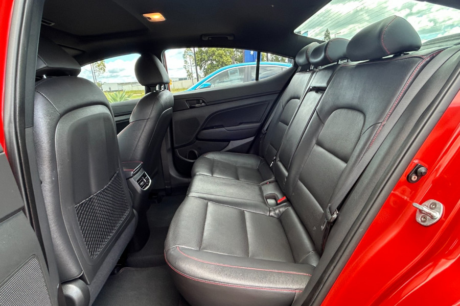 2016 MY17 Hyundai Elantra AD SR Sedan Image 13