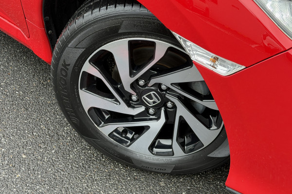 2017 Honda Civic 10th Gen VTi-S Hatch Image 2
