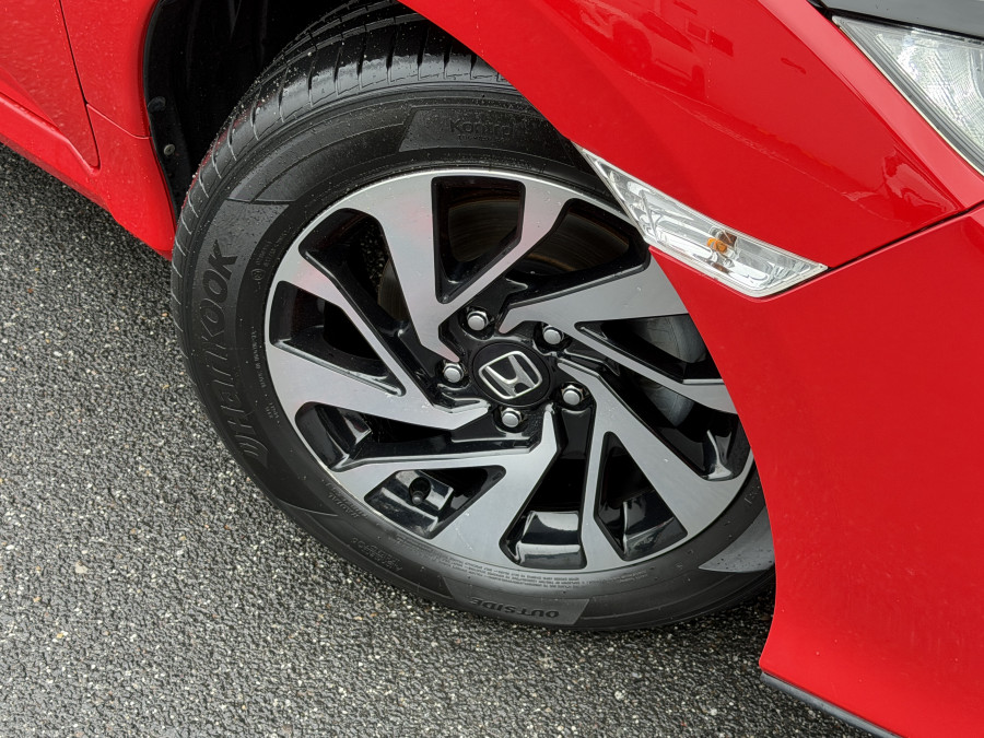 2017 Honda Civic 10th Gen VTi-S Hatch Image 2
