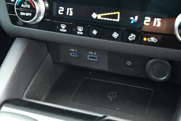 2024 Mitsubishi Outlander ZM Black Edition SUV image 17