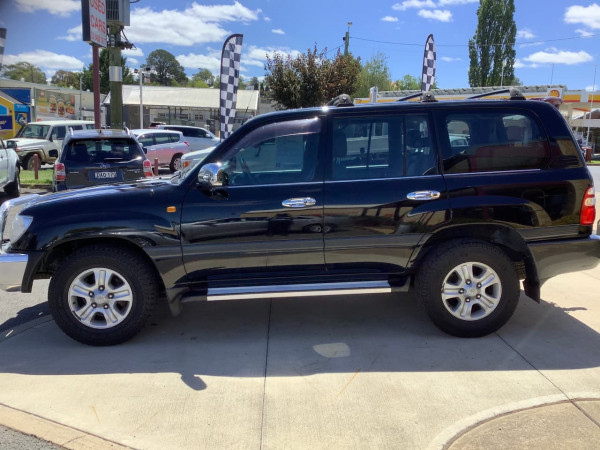 2004 Toyota Landcruiser UZJ100R Kakadu Suv