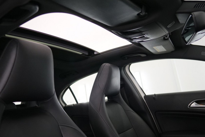 2014 Mercedes-Benz A Class W176 A200 Hatchback Image 13