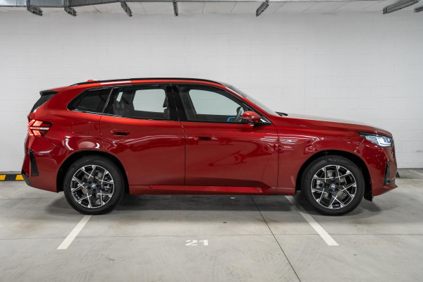 2025 BMW X3 G45 20 xDrive SUV image 3