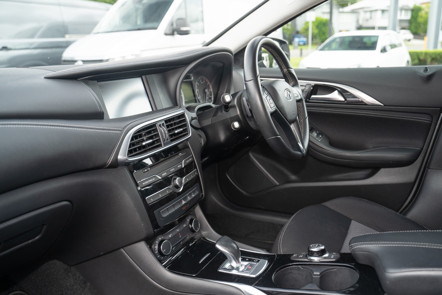2017 Infiniti Q30 H15 GT SUV Image 8