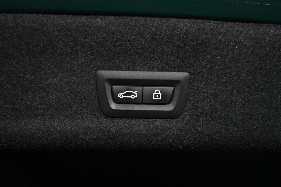 2022 BMW M3 Sedan Image 32