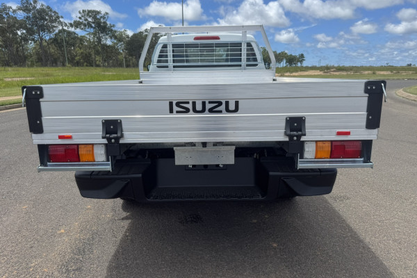 2026 Isuzu D-MAX RG SX Cab Chassis Image 4