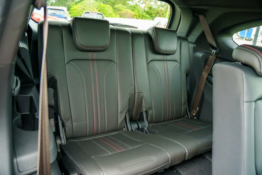 2026 MY25.5 Isuzu MU-X RJ X-TERRAIN SUV Image 11