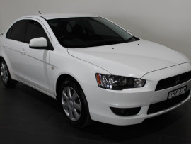 Mitsubishi Lancer ES CJ