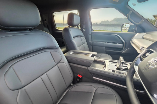 2026 MG U9 EKK1C Black Edition Ute Image 2