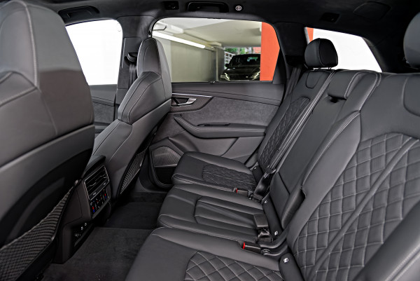 2026 MY25 Audi SQ7 4M TFSI SUV image 9