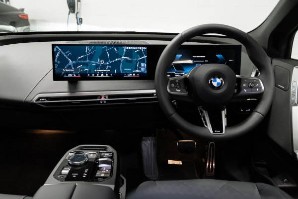 2026 BMW iX I20 xDrive45 M Sport SUV image 7
