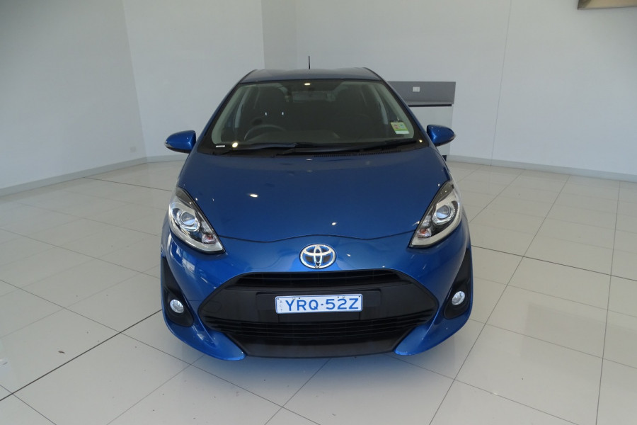 2018 Toyota Prius C NHP10R Hatch Image 8