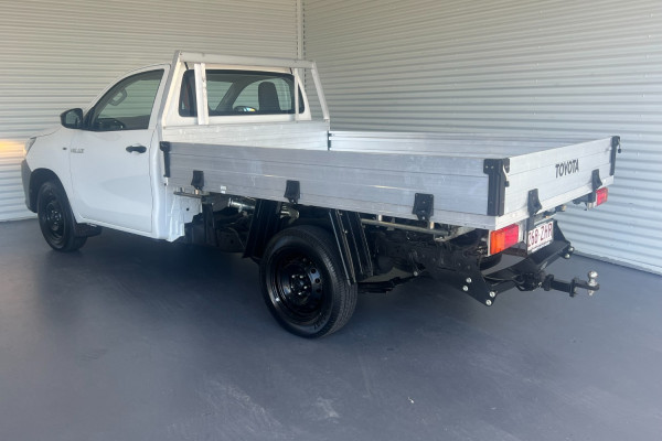 2019 Toyota Hilux TGN121R WORKMATE Cab chassis Image 4