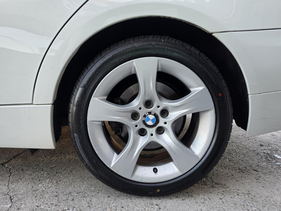 2011 BMW 3 Series E90 320i M Sport Sedan Image 13