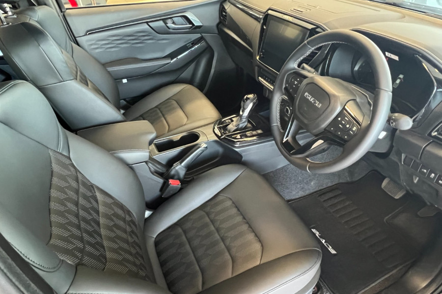 2024 Isuzu D-MAX RG BLADE Ute Image 6