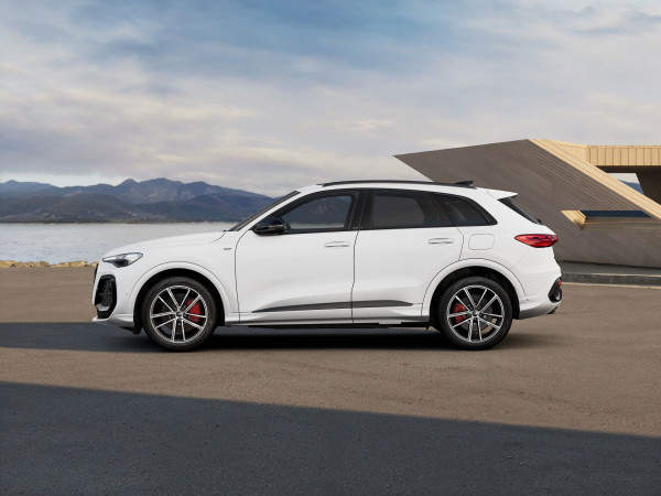 2026 MY25 Audi Q5 GU e-hybrid 270kW SUV image 3