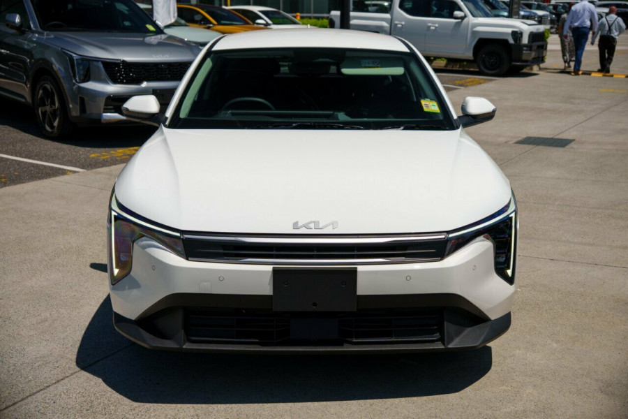 2026 Kia K4 CL4m S Hatch Image 5