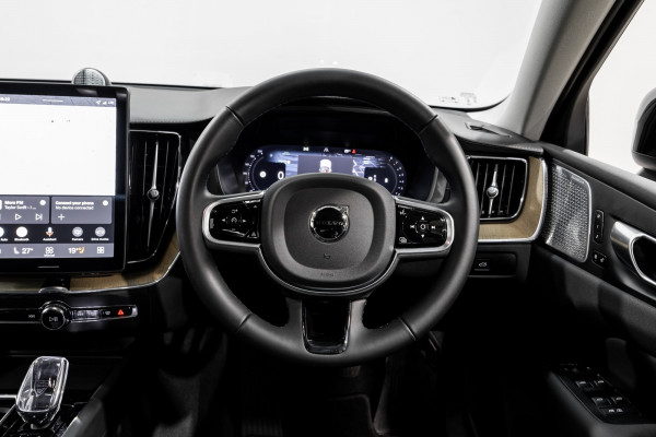 2026 Volvo XC60 UZ B5 Ultra Dark 2L Petrol Hybrid AWD SUV Image 17