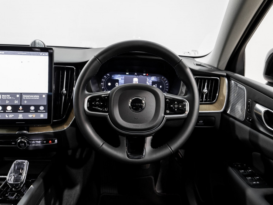 2026 Volvo XC60 UZ B5 Ultra Dark 2L Petrol Hybrid AWD SUV Image 17