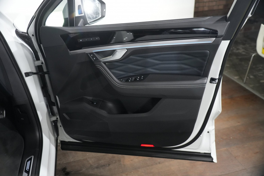 2024 Volkswagen Touareg 210TDI R-Line SUV