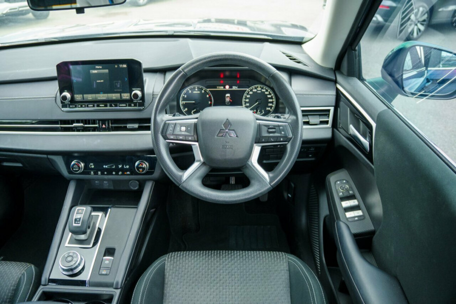 2024 Mitsubishi Outlander ZM ES SUV Image 10