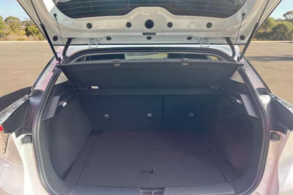 2026 MG MG4 AH4E Essence 64 Hatch Image 4