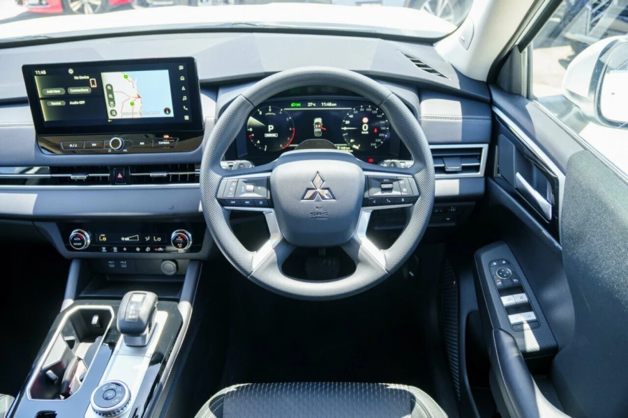 2026 MY25 Mitsubishi Outlander ZM ES SUV Image 10