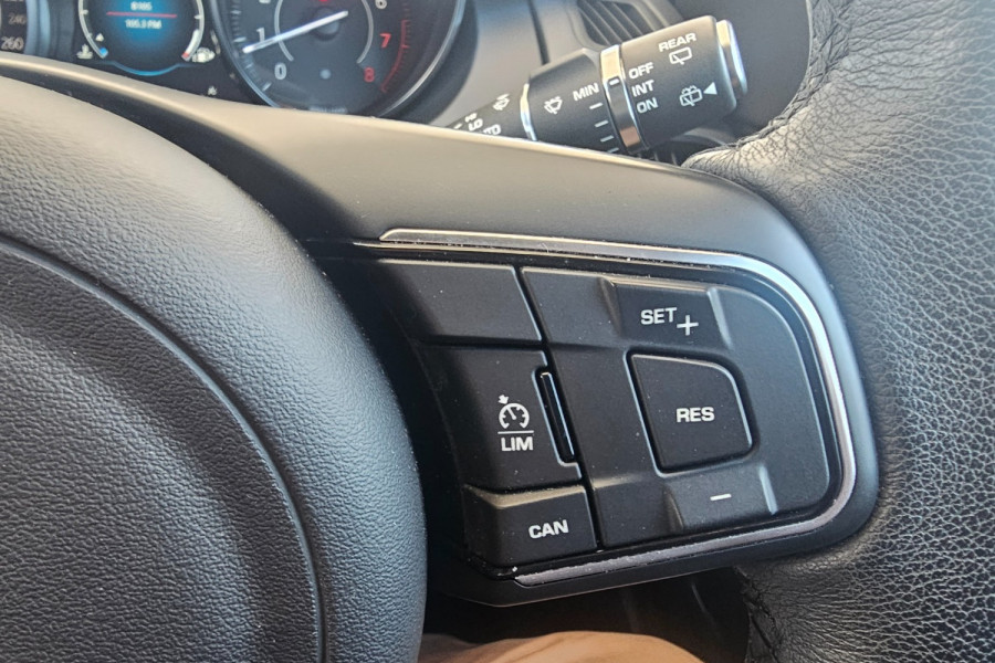 2019 Jaguar E-PACE X540 P250 SE SUV Image 16