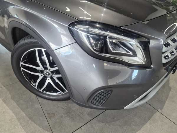 2018 Mercedes-Benz GLA-Class X156 GLA180 SUV image 2