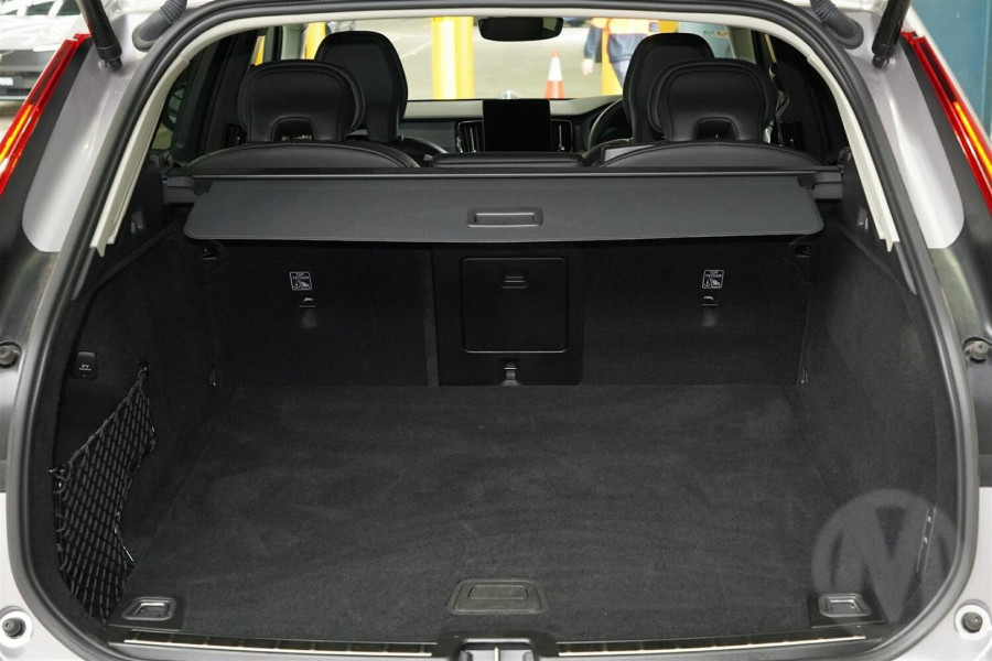 2025 MY26 Volvo XC60 UZ Ultra B5 Dark SUV Image 34