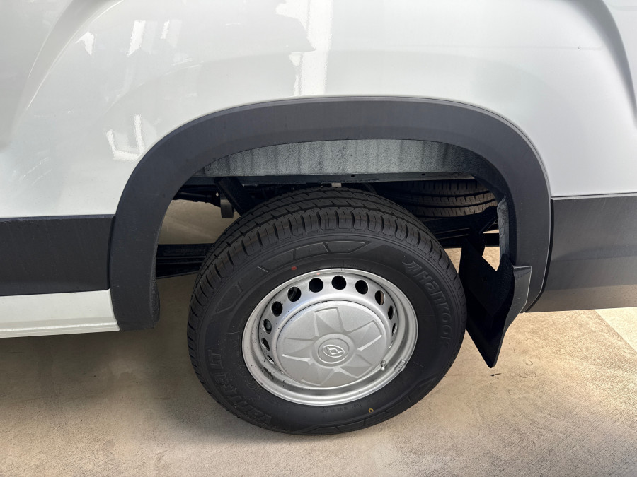 2026 MY24 LDV Deliver 9  Mid Roof LWB Van Image 20
