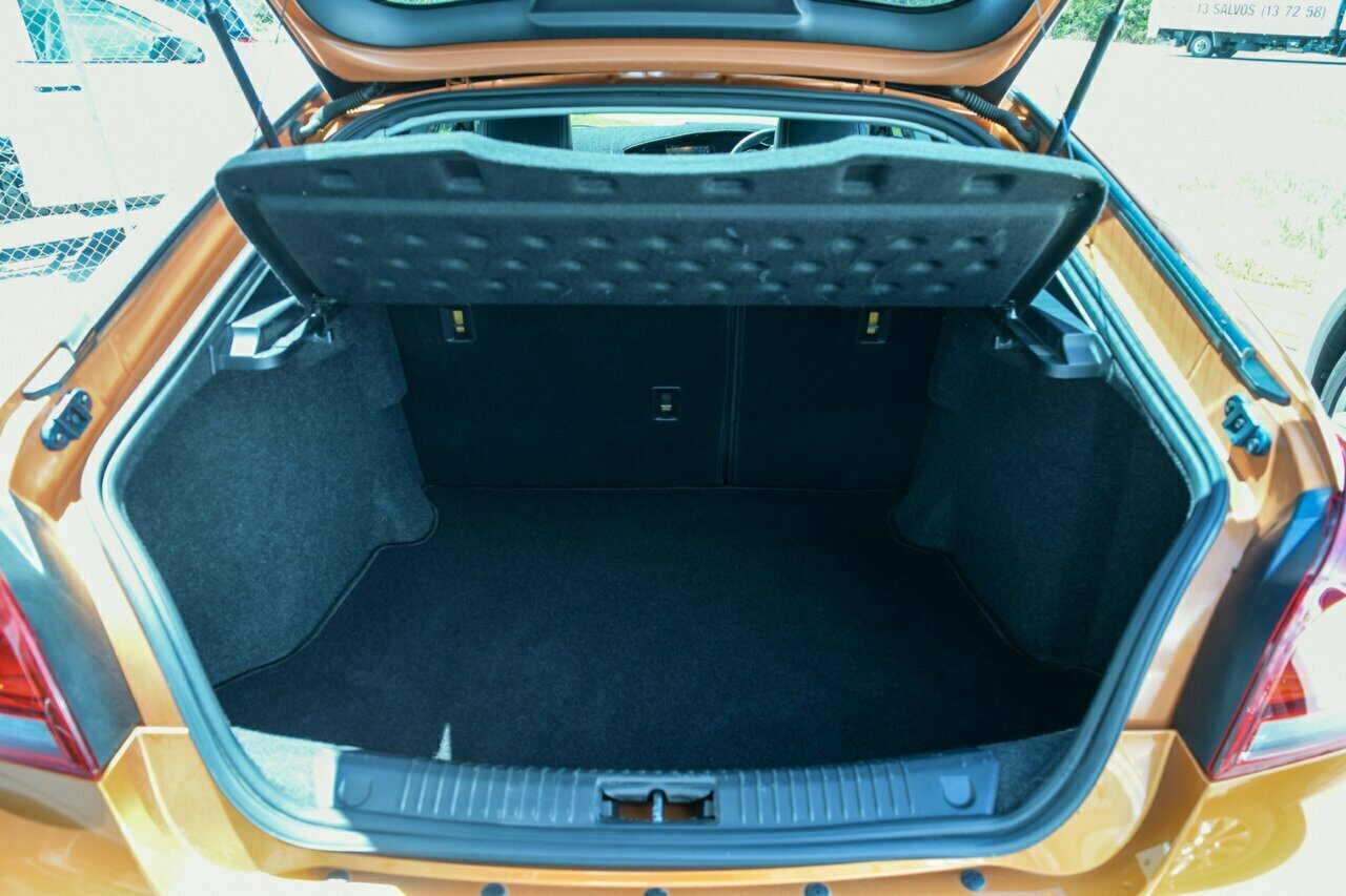 2017 MG MG6 IP2X Excite Hatchback Image 7