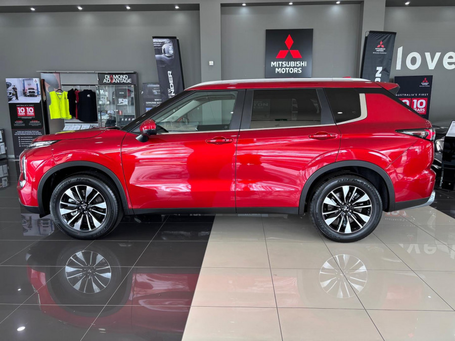 2025 Mitsubishi Outlander ZM LS SUV Image 4