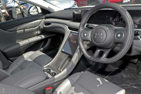 2025 MG IM5 P12L Premium Hatch Image 15