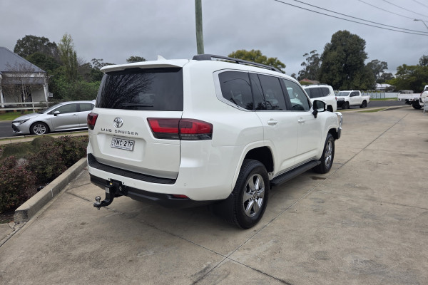 2024 Toyota LandCruiser FJA300R VX SUV Image 7
