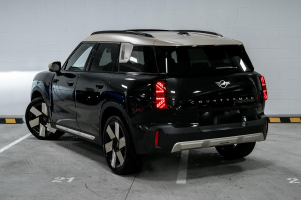 2026 MINI Countryman U25 S Favoured SUV image 2