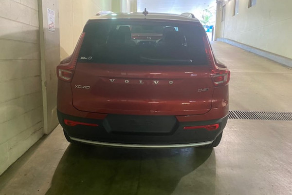 2018 Volvo Xc40 (No Series) MY18 D4 Momentum Suv Image 5