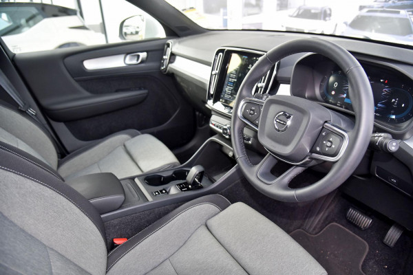 2024 MY25 Volvo XC40 XZ Plus B4 SUV Image 5