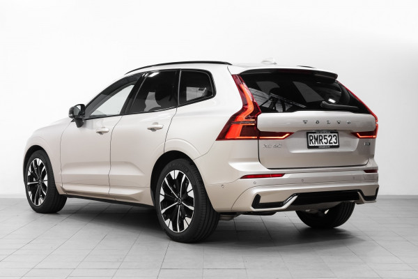 2025 Volvo XC60 UZ B5 Ultra Dark 2L Petrol AWD SUV Image 6