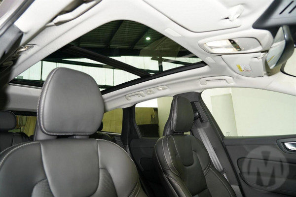 2025 MY26 Volvo XC60 UZ Ultra B5 Dark SUV Image 17
