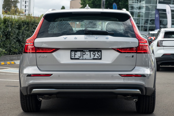 2025 Volvo V60 Cross Country Z Series Ultra B5 Bright Wagon Image 5