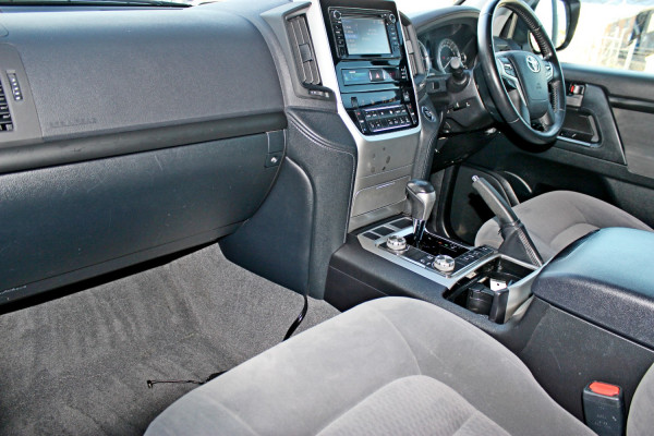 2020 Toyota LandCruiser VDJ200R GXL SUV Image 10