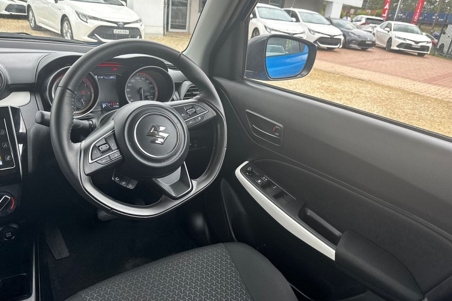 2024 Suzuki Swift AZ Series II GL Hatch Image 7