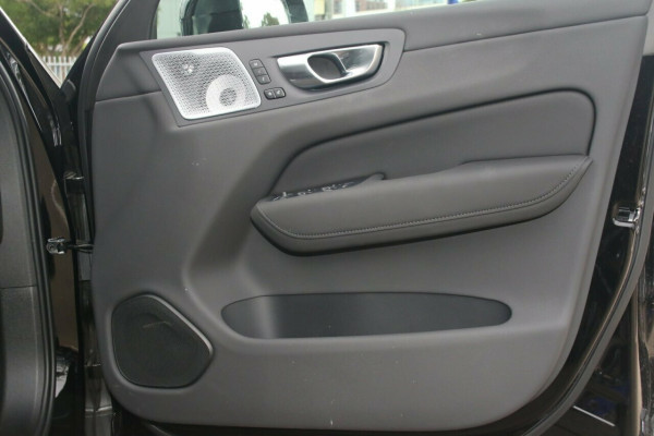 2025 MY26 Volvo XC60 UZ Ultra B5 Dark SUV Image 5