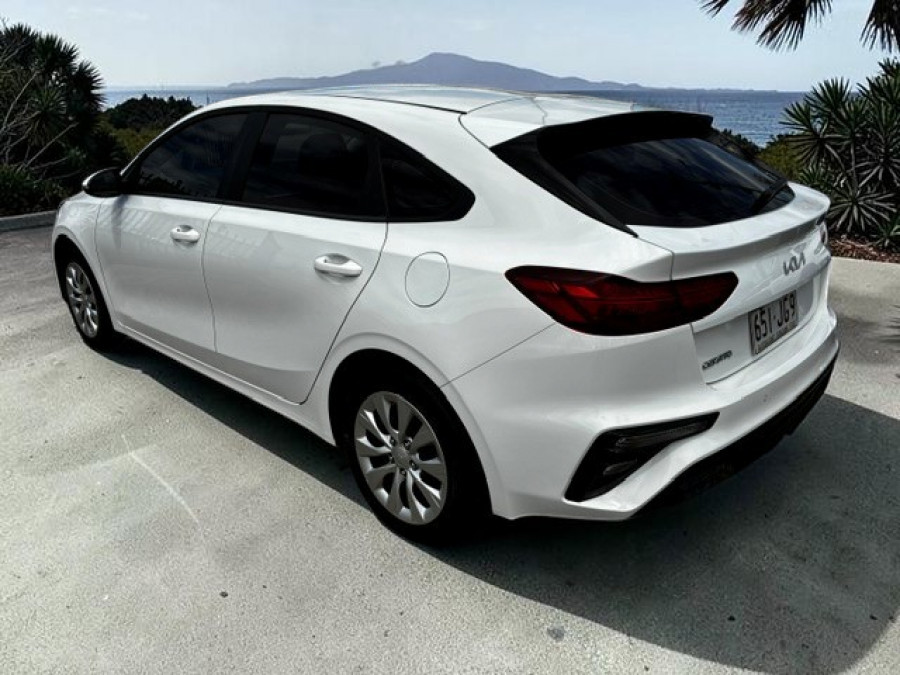 2023 MY24 Kia Cerato BD S Hatch Image 6