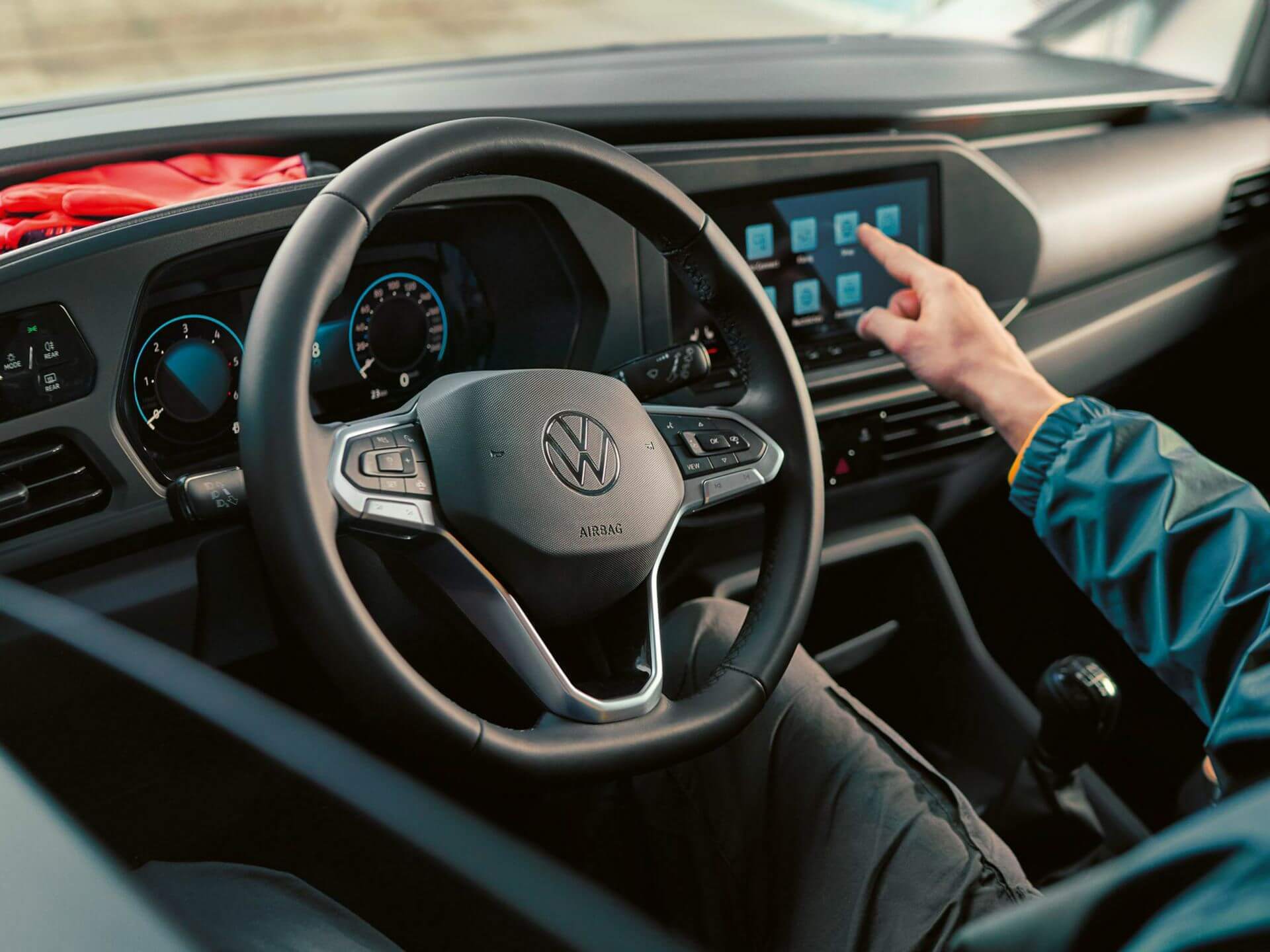 Connect anywhere Infotainment Image