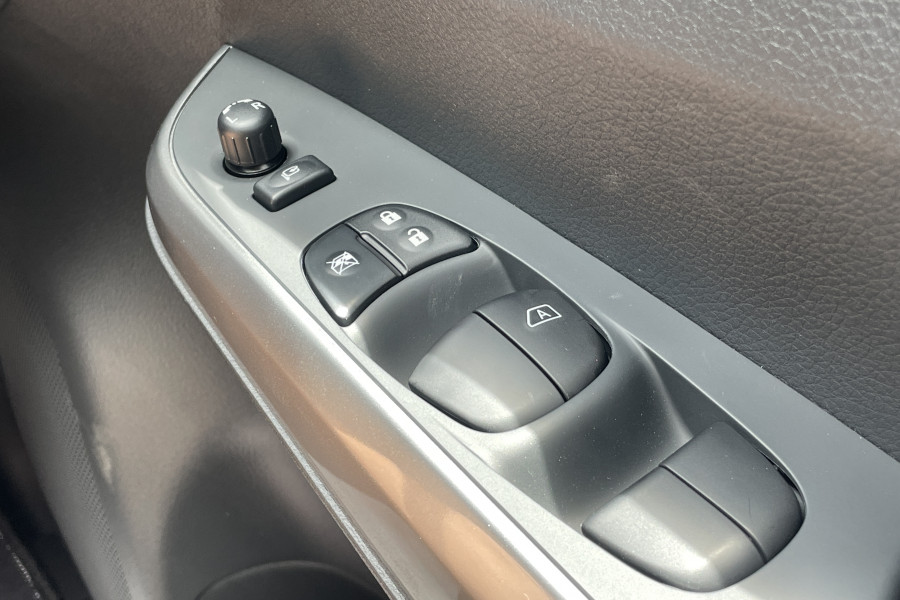 2024 Nissan Navara D23 ST-X Ute Image 15