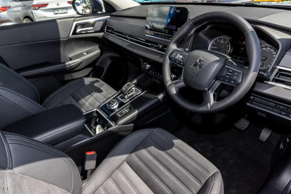 2025 MY24 Mitsubishi Outlander ZM Aspire SUV Image 6