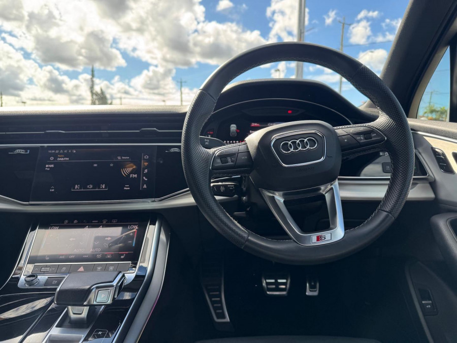 2022 Audi Q7 4M 55 TFSI S line SUV Image 11