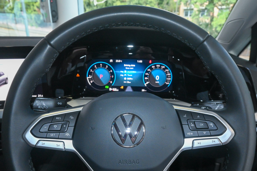 2024 Volkswagen Golf 8 110TSI Life Hatch Image 11